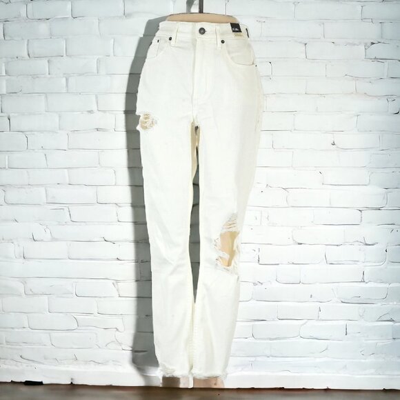 ⚡️QUICKSALE!⚡️ NEW Abercrombie Destroyed Curve Love High Rise Mom Jean in White - Picture 3 of 13